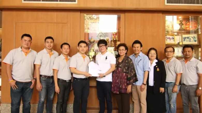 ดร.ดลพิวัฒน์ ปรีดาวิภาต นายกสมาคมศิษย์เก่...