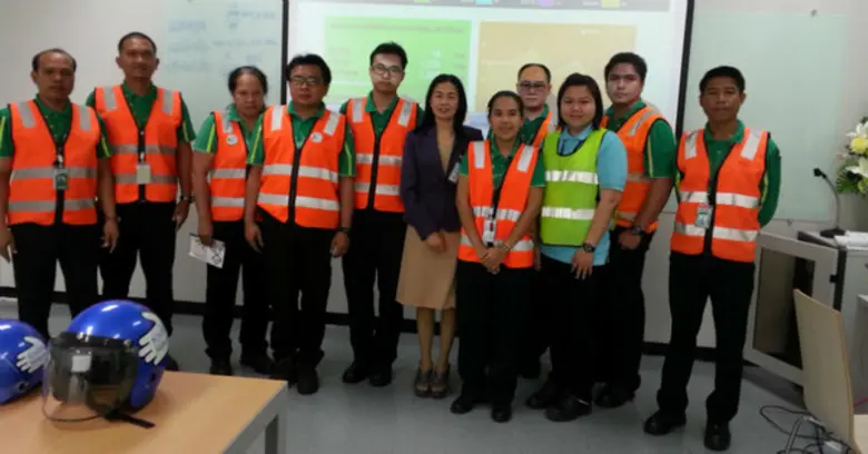 เพ็ญพิศ เดชนวรัตน์ ผจก.บริษัท กลางคุ้มครอ...