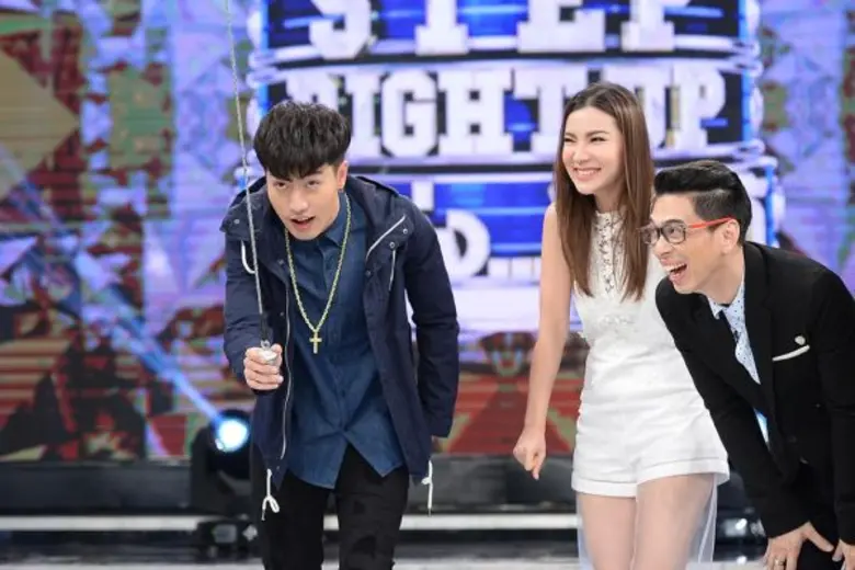 ทีวีไกด์: รายการ “STEP RIGHT UP ใครเก่ง...ใครได้!!!” ซีดี-ดิว-เจน-แฟรงค์ ทุ่มสุดตัว ชิงทองคำ 50,000 บาท!!!