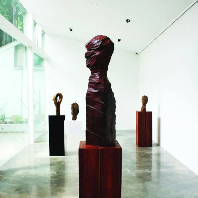 ตามล่าหาความสุข ในนิทรรศการ The Pursuit of Happiness