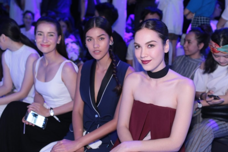 สาวสามตัวแม่ แอน ทองประสม แอฟ ทักษอร และแมท ภีรนีย์ ร่วมอัพเดทเทรนด์คอลเลกชั่นสปริง/ซัมเมอร์ 2016 ของ Asava ถึงขอบรันเวย์