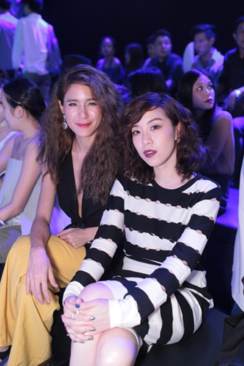 สาวสามตัวแม่ แอน ทองประสม แอฟ ทักษอร และแมท ภีรนีย์ ร่วมอัพเดทเทรนด์คอลเลกชั่นสปริง/ซัมเมอร์ 2016 ของ Asava ถึงขอบรันเวย์