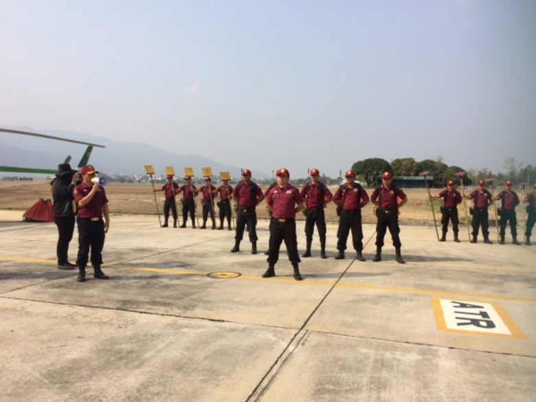 พลเอกสุรศักดิ์ กาญจนรัตน์ รัฐมนตรีว่าการก...