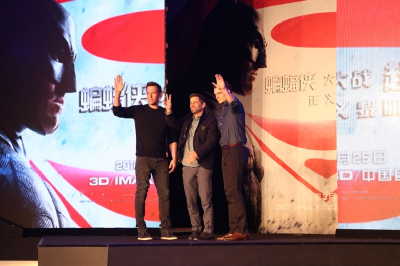 Movie Guide: เบ็น เอฟเฟลค ควง เฮนรี่ คาวิลล์ และผู้กำกับ เดินสายให้สัมภาษณ์ Batman v Superman: Dawn of Justice