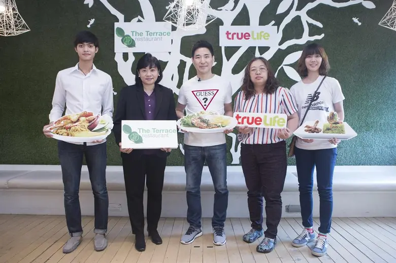 ภาพข่าว: เดอะ เทอเรส ต้อนรับทีมโค้ชและนักกีฬาเทควันโดพร้อมแฟนคลับ