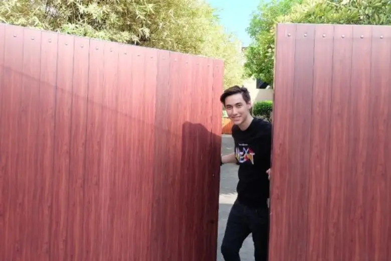 พัฒนาทั้งความสามารถทั้งเบื้องหน้า เบื้องห...