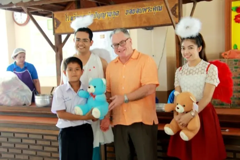 “ อังสนาส่งมอบความรัก” ให้แก่ โรงรียนภูเก็ตปัญญานุกูล