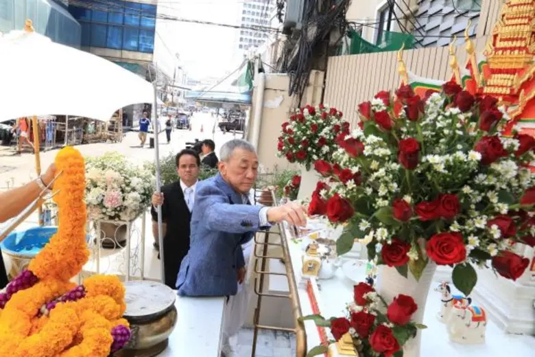 ช่อง 3 จัดพิธีไหว้ “ศาลพระภูมิ” ใบหยก 2 ประจำปี 2559 ในโอกาสครบรอบ 46 ปี เพื่อความเป็นสิริมงคล