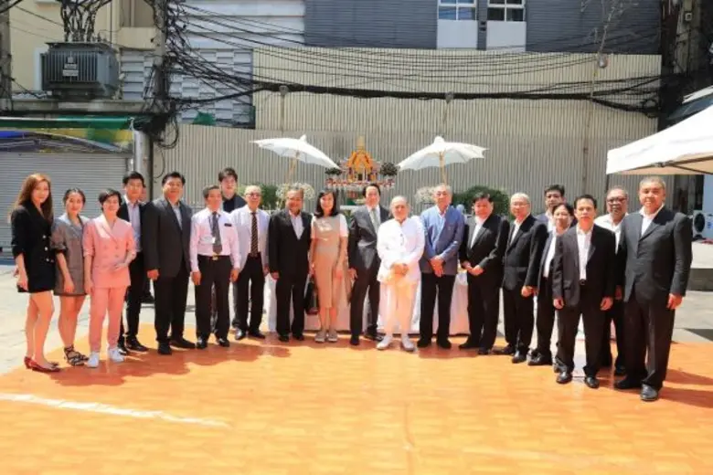 ช่อง 3 จัดพิธีไหว้ “ศาลพระภูมิ” ใบหยก 2 ประจำปี 2559 ในโอกาสครบรอบ 46 ปี เพื่อความเป็นสิริมงคล