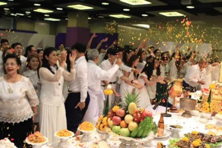 ช่อง3 จัดพิธีครอบครู ประจำปี 2559 กองทัพผู้จัด ดารา-นักแสดง เข้าร่วมงานกันอย่างคับคั่ง