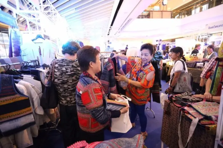 กรมการพัฒนาชุมชนจัดงาน OTOP TO THE TOWN ในศูนย์การค้าใจกลางเมือง