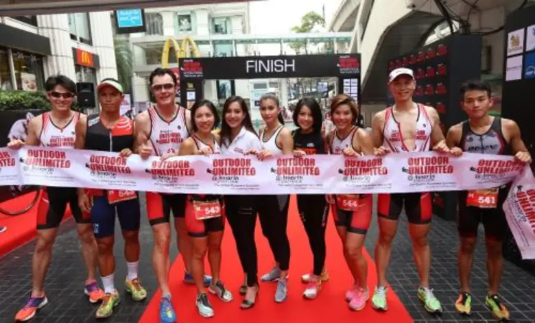 อัมรินทร์ พลาซ่า ดึงปู- ไปรยา ไอดอลคนรักสุขภาพร่วมลงแข่ง  'อัมรินทร์ เอาท์ดอร์ อันลิมิเต็ด ไตรกีฬา นานาชาติ 2559’
