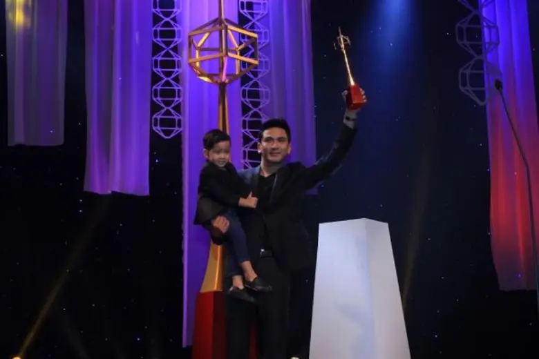 “ช่อง 3 คว้า 11 รางวัล “งานโทรทัศน์ทองคำครั้งที่ 30” เหล่าดาราตบเท้าร่วมงานคับคั่ง