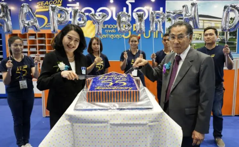 นายกอบชัย ซอโสตถิกุล ประธานกรรมการ พร้อมด...