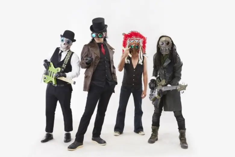 นอกจากเข้าสู่ฤดูร้อนอย่างเป็นทางการแล้ว "...