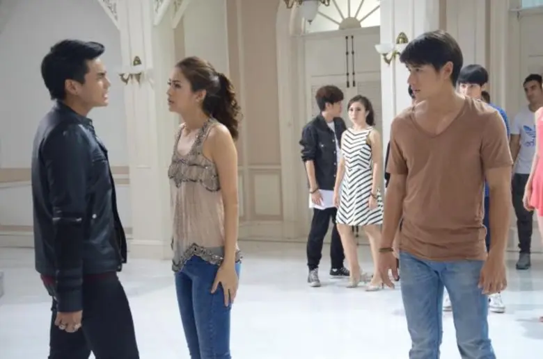 “ฮั่น” หึงควันออกหู!! “นิว-มารี” โชว์หวานกลางฟลอร์เต้นรำ