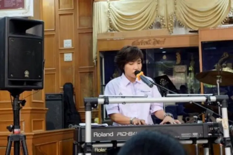 ทีวีไกด์: รายการ “รถโรงเรียน High School Reunion” “โรส” รำลึกความหลังวงดนตรีแรกในชีวิต