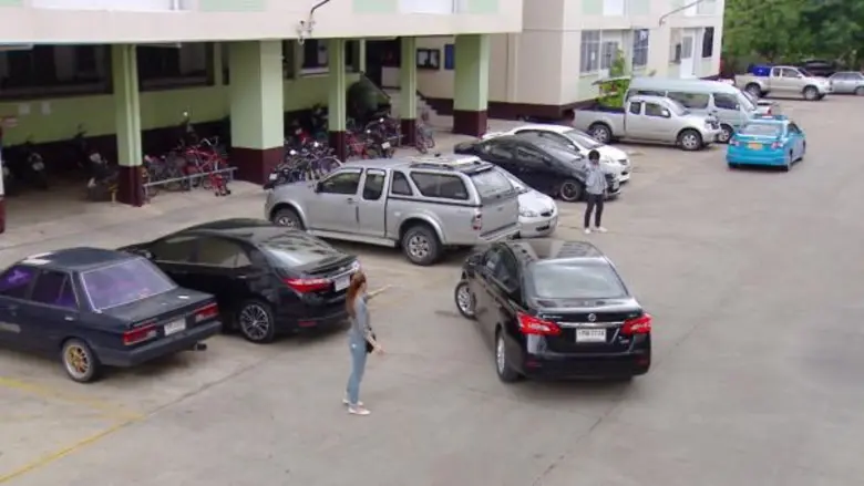 ยังฟิตเปรี๊ยะ ! 'แคท’ วิ่งหลบกระสุน สบาย หายห่วง