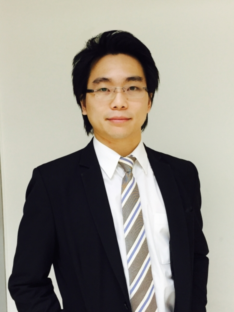 นายนริศ สถาผลเดชา ผู้อำนวยการอาวุโส ศูนย์...