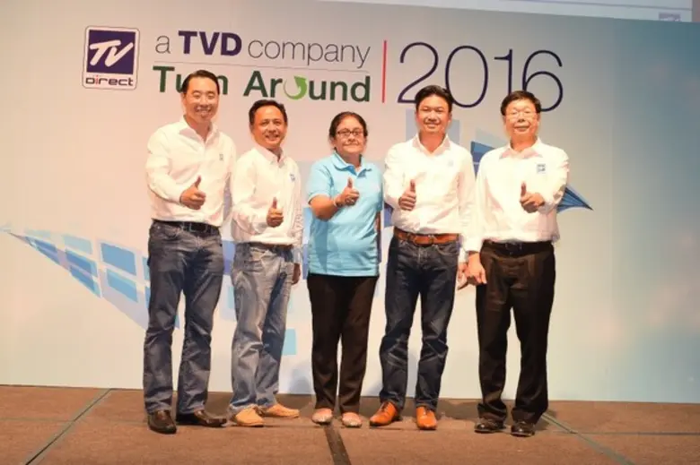 คุณทรงพล ชัญมาตรกิจ (ที่ 1 จากซ้าย) ประธา...