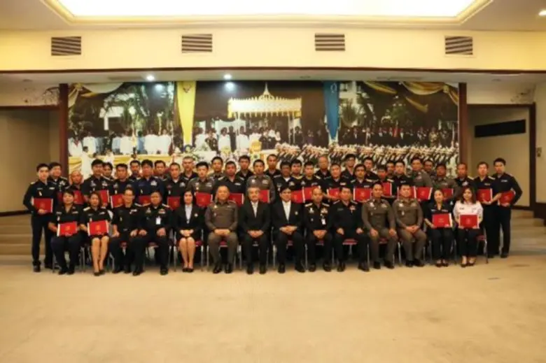 นายสมชาย พูลสวัสดิ์ อธิบดีกรมสรรพสามิต มอ...