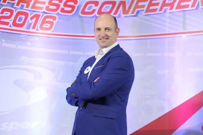 โทนี่ มอร์ตั้น กรรมการผู้จัดการใหญ่บริษัท...