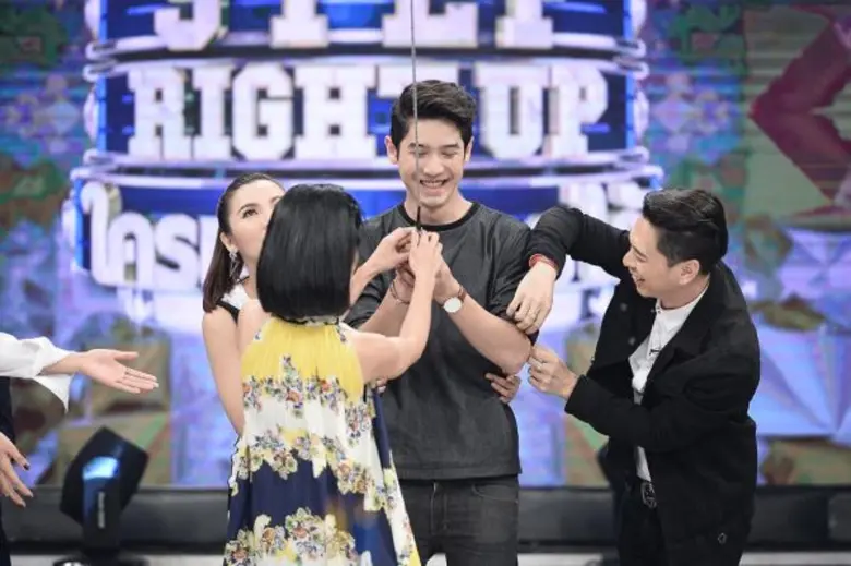 เล่นจริง แจกจริง กับรายการ "Step Right Up...