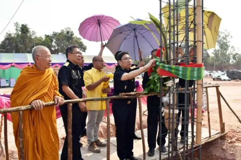 นายกุลิศ สมบัติศิริ อธิบดีกรมศุลกากร และน...