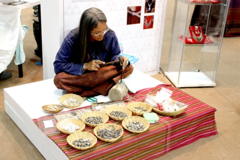 ศ.ศ.ป. จัดโครงการประกวด “เชิดชูทายาทช่างศิลปหัตถกรรม” คัดเลือกสุดยอดช่างฝีมือผู้สืบทอดศิลปหัตถกรรม อนุรักษ์งานศิลปหัตถกรรมมรดกไทยและผลงานที่สอดคล้องกับไลฟ์สไตล์ปัจจุบัน