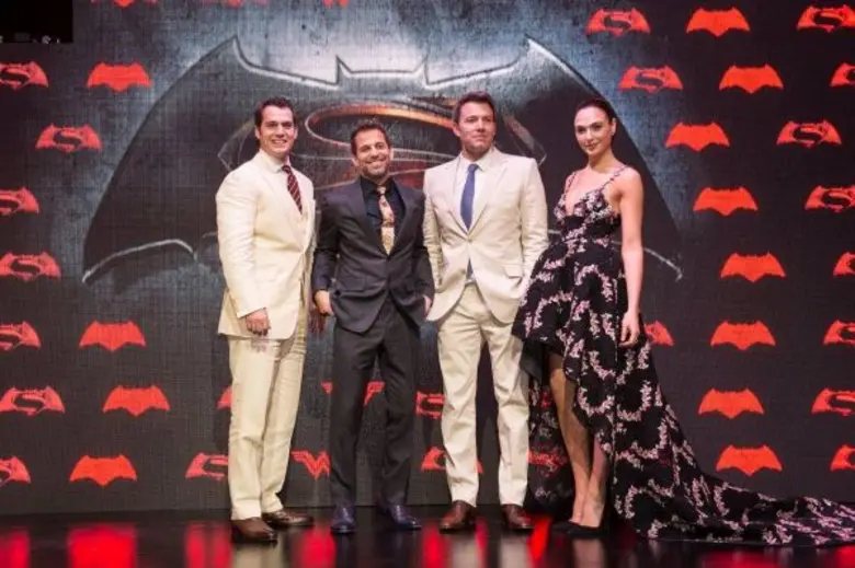 อลังการงานพรีเมียร์กับภาพยนตร์ฟอร์มยักษ์ ...