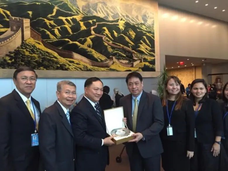 รมว.พม. นำคณะผู้แทนไทยเข้าร่วมการประชุมคณะกรรมาธิการว่าด้วยสถานภาพสตรี สมัยที่ ๖๐ (CSW 60) ที่สหรัฐอเมริกา พร้อมเน้นย้ำทั้งสตรีและบุรุษต้องร่วมกันพัฒนาสังคมอย่างยั่งยืนและสงบสุข