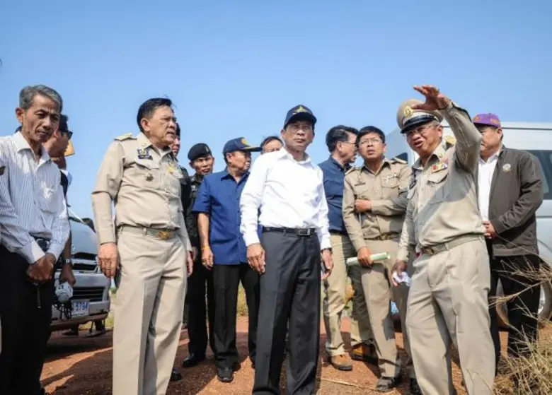 พลเอก ฉัตรชัย สาริกัลยะ รัฐมนตรีว่าการกระ...