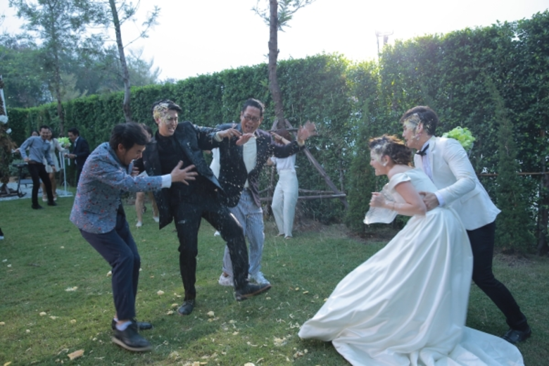 “ดิว – อริสรา” อ่วม!!! ถูก “ป๊อบ-พิชฌพัฒน์” บุกตบกลางงานแต่ง เป็นมารหัวใจ แย่ง “ท๊อป – เทวินทร์” ไปครอง