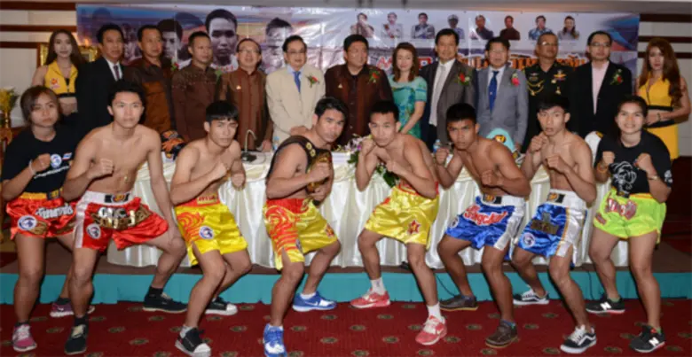 วันทรงชัยร่วมสร้างประวัติศาสตร์ตำนานมวยโล...