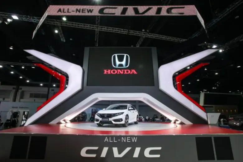 ฮอนด้า พลิกโฉม บูธจัดแสดงรถยนต์แนวคิดใหม่ต้อนรับ ซีวิค เจนเนอเรชั่นที่ 10 ในงานมอเตอร์โชว์ ครั้งที่ 37 รองรับกระแสดีเกินคาด ด้วยยอดจองกว่า 3,000 คัน เพียง 10 วัน หลังเปิดตัว