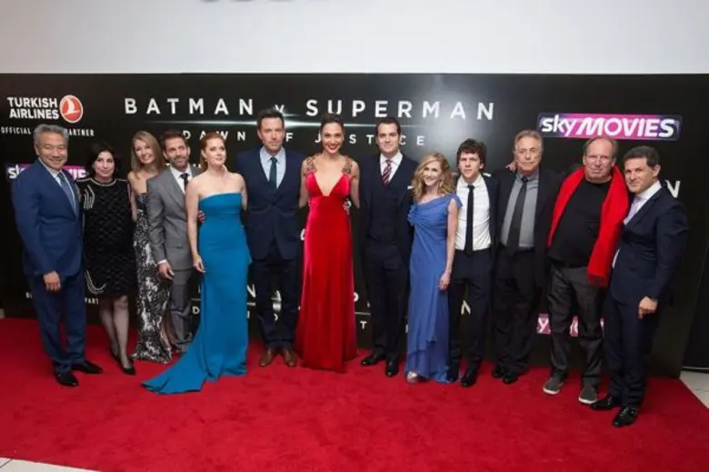 ผ่านพ้นกันไปแล้วกับอลังการงานเปิดตัวภาพยน...