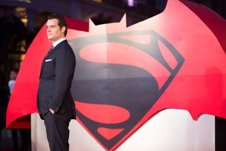 พรีเมียร์ Batman v Superman: Dawn of Justice ที่ลอนดอน แฟนคลับแห่ให้กำลังใจคับคั่ง