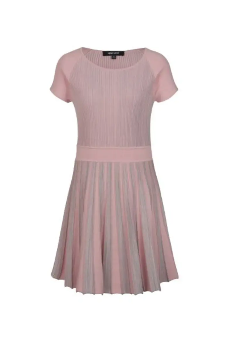 Nine West แนะนำ แฟชั่นฤดูร้อน 2016  อิสระแห่งสไตล์ สำหรับโมเดิร์นเฟมินีน