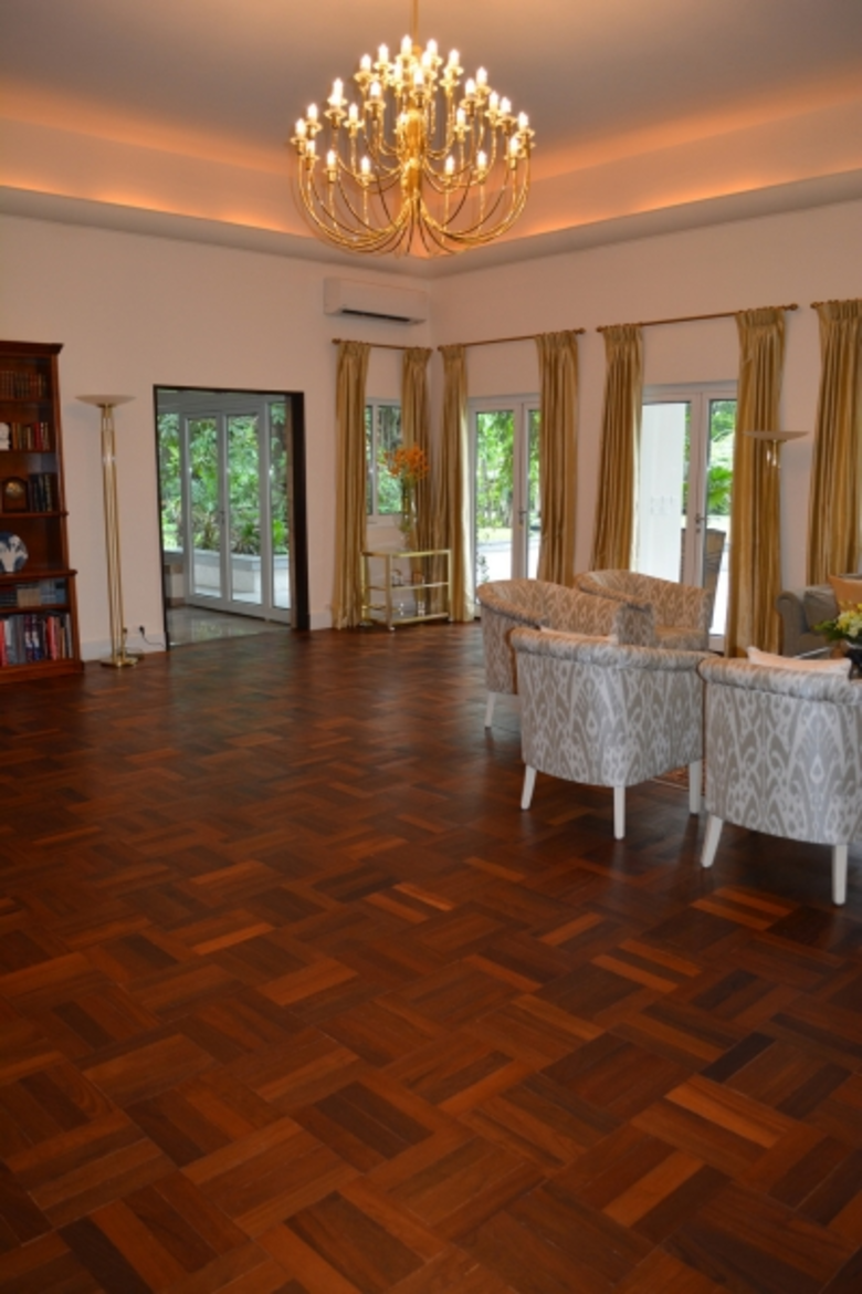 การเปิดตัวน้ำมันเคลือบไม้เพื่อเสนอทางออกที่มีประสิทธิภาพและรวดเร็วสำหรับพื้นไม้