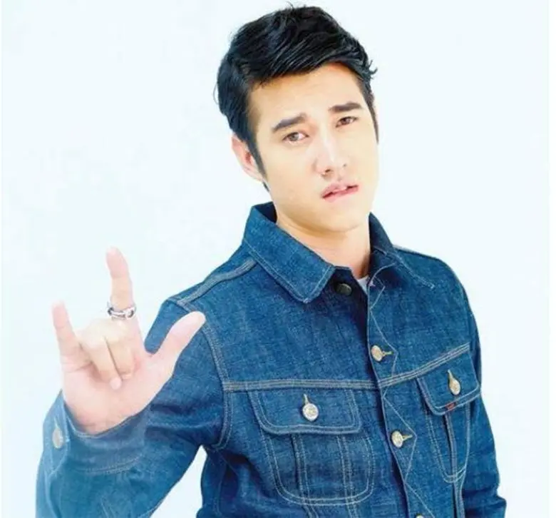 ได้ยินว่าหนุ่มมาริโอ้ เมาเร่อ จะมาตอกไข่ ...