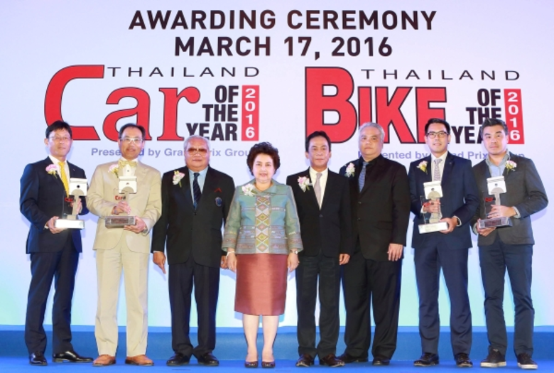 นายฮิเดสึเกะ ทาเกสึเอะ ประธานบริหารพร้อมด...