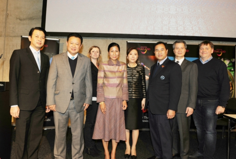 นายจรัมพร โชติกเสถียร (ที่ 2 จากขวา) กรรม...