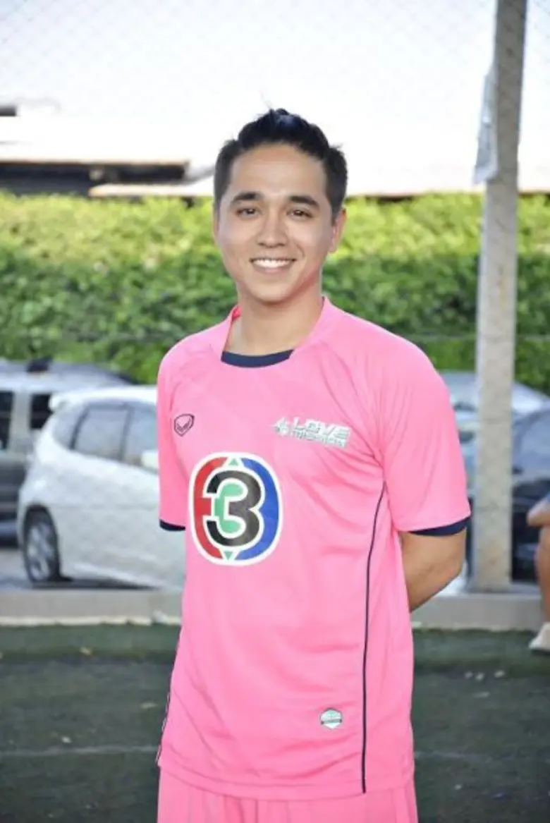 Gossip News: ช่อง3 ชวนแฟนๆร่วมประมูลเสื้อฟุตบอลดารา สมทบทุนสร้างอาคารนวมินทรบพิตร 84 พรรษา