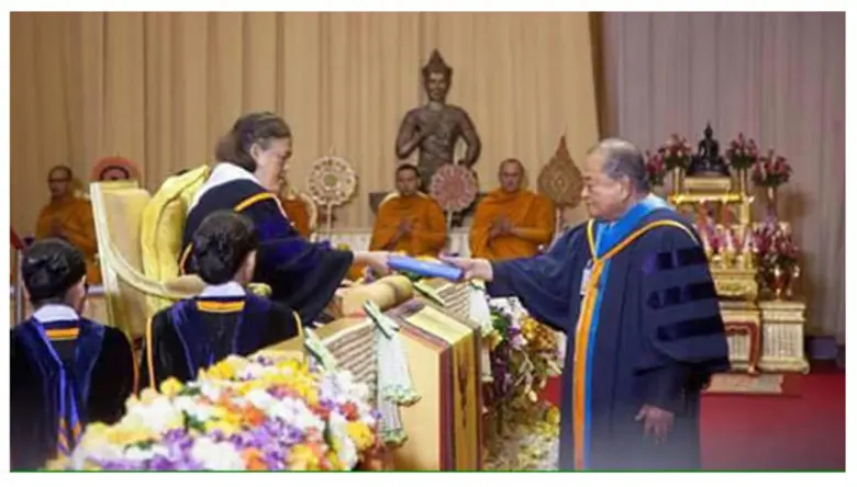 ผู้บริหารนัมเบอร์วันกรุ๊ป เข้ารับปริญญาปร...