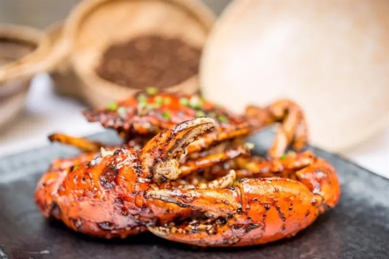 อิ่มอร่อยกับบุฟเฟต์นานาชาติและหลากหลายเมนูปูสุดพิเศษ ณ ห้องอาหารเอสเพรสโซ่