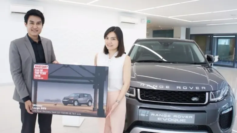 คุณประกาศิต ปริญญาชัยศักดิ์ ประธานกรรมการบริหาร บริ...