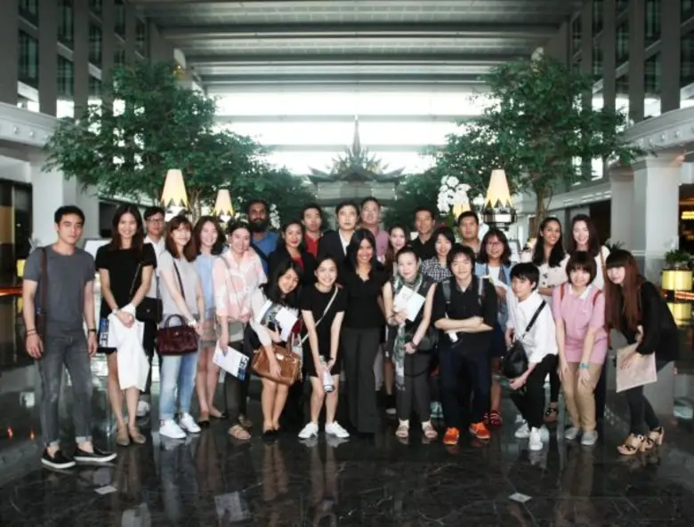 ดร. วรวีร์ ภัทรวงศ์วิสูตร (แถวที่ 2, กลาง...