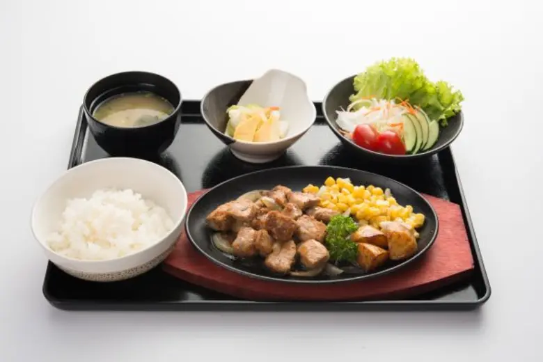 ซัมเมอร์นี้ สึโบฮาจิ ร้านอาหารญี่ปุ่นสไตล...