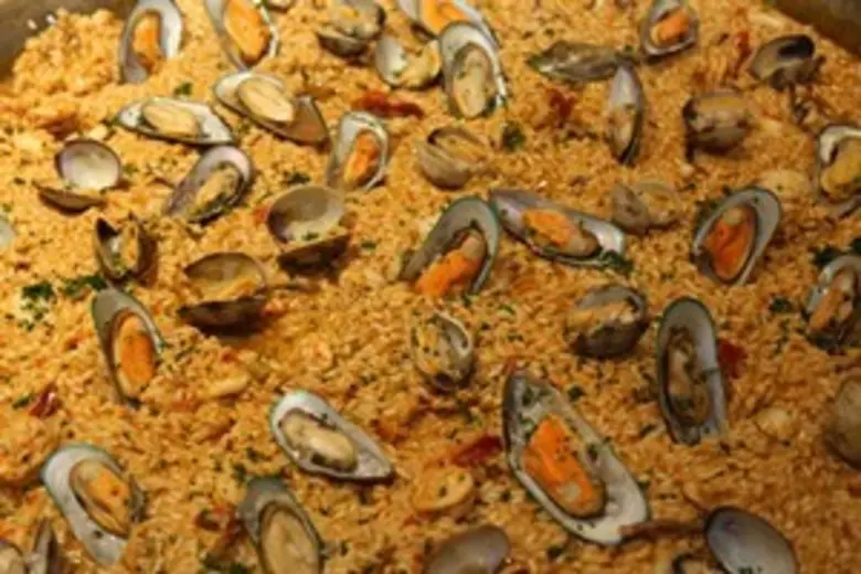 เชิญชวนลูกค้าทุกท่านมาอิ่มอร่อยกับอาหารสเ...