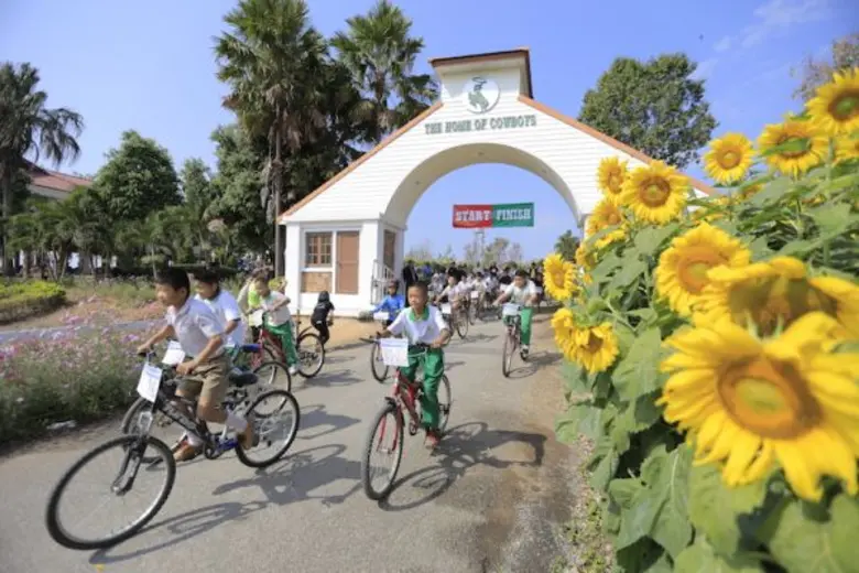 งานวันเกษตรแห่งชาติ’59 แม่โจ้จัดยอดทะลุเป้า กระตุ้น ศก. คนสนใจร่วมงานเหยียบล้าน เม็ดเงินสะพัด ในจังหวัดเชียงใหม่กว่าสองร้อยล้านบาท